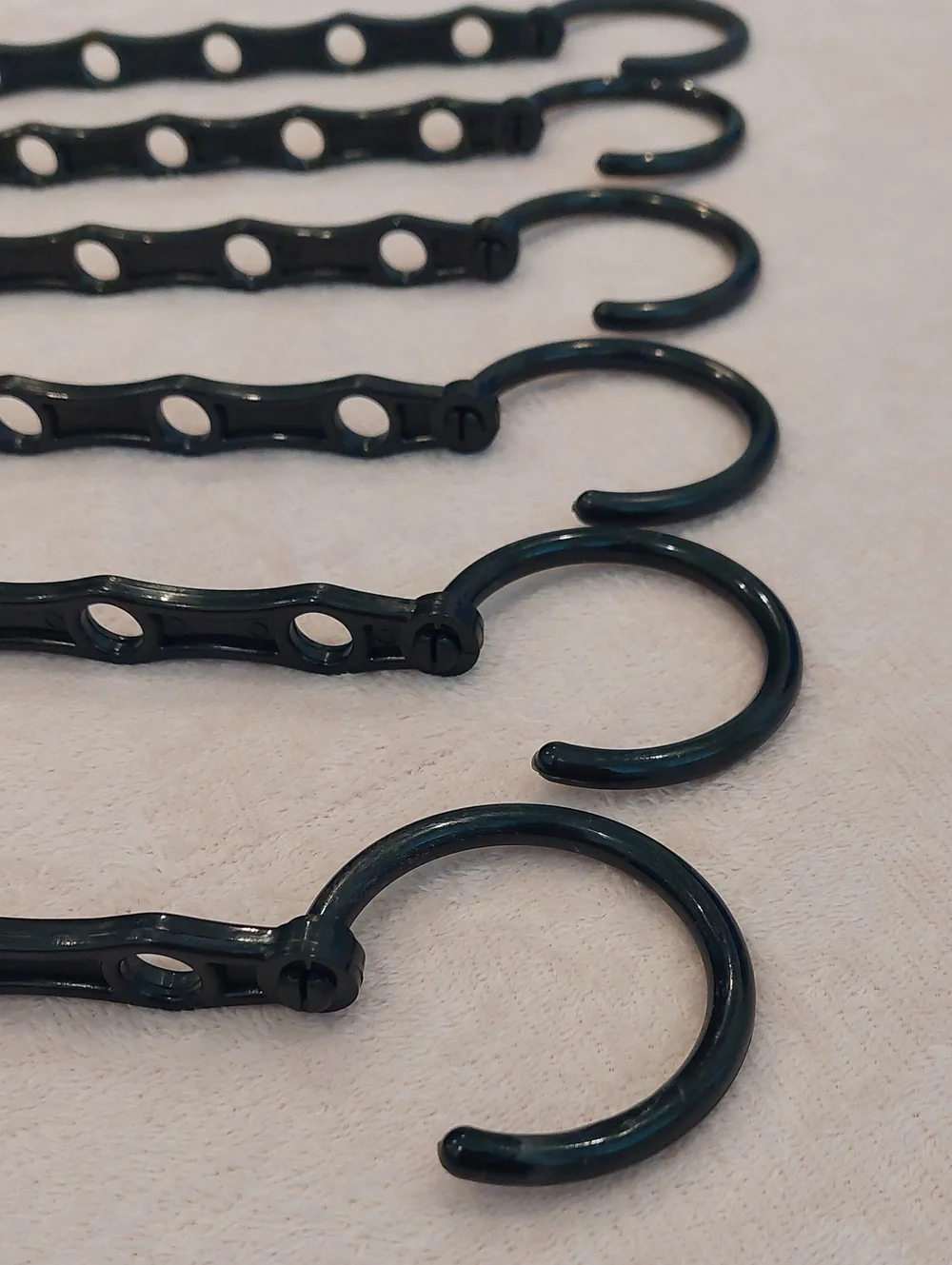 Plastic Space-Saving Cascading Hangers NWOT